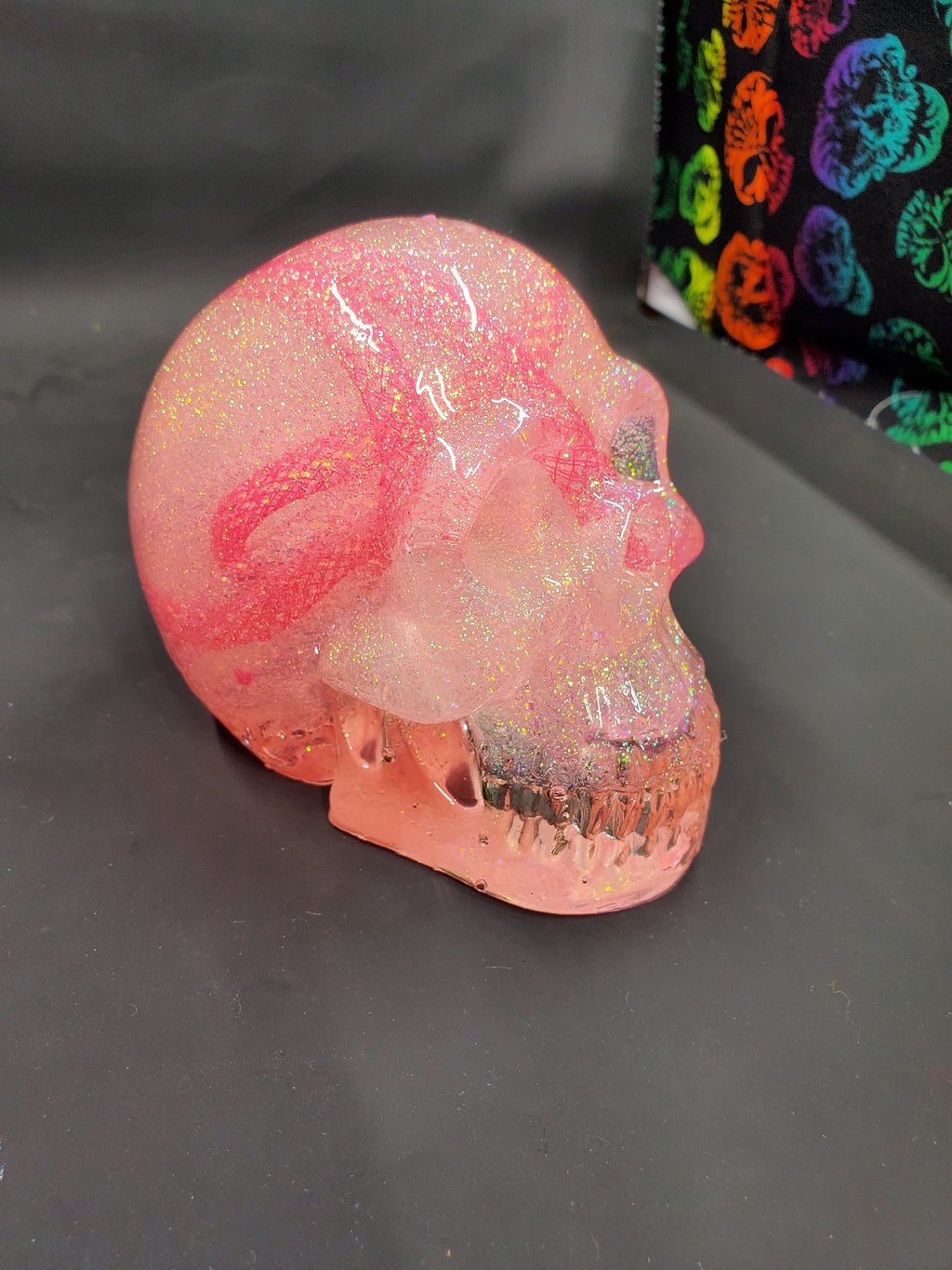 Glitter Pink Mesh - Basic Resin Skull
